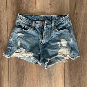Arizona Co ripped jean shorts